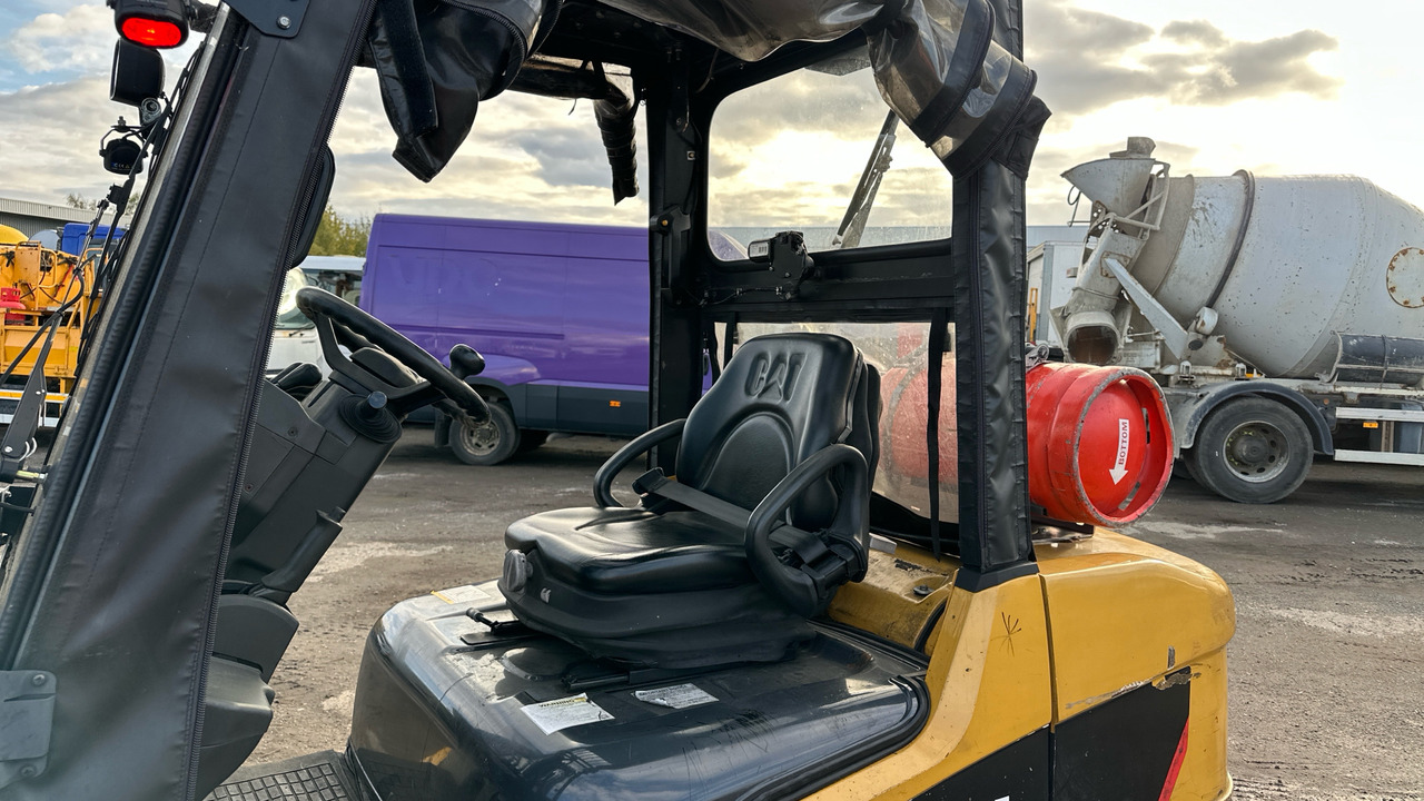 CATERPILLAR GP35N - Gasni viljuškar: slika 5 CATERPILLAR GP35N - Gasni viljuškar: slika 5