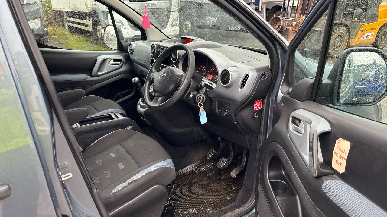 CITROEN BERLINGO MULTISPACE 1.6 HDI 90PS XTR - Automobil: slika 5 CITROEN BERLINGO MULTISPACE 1.6 HDI 90PS XTR - Automobil: slika 5