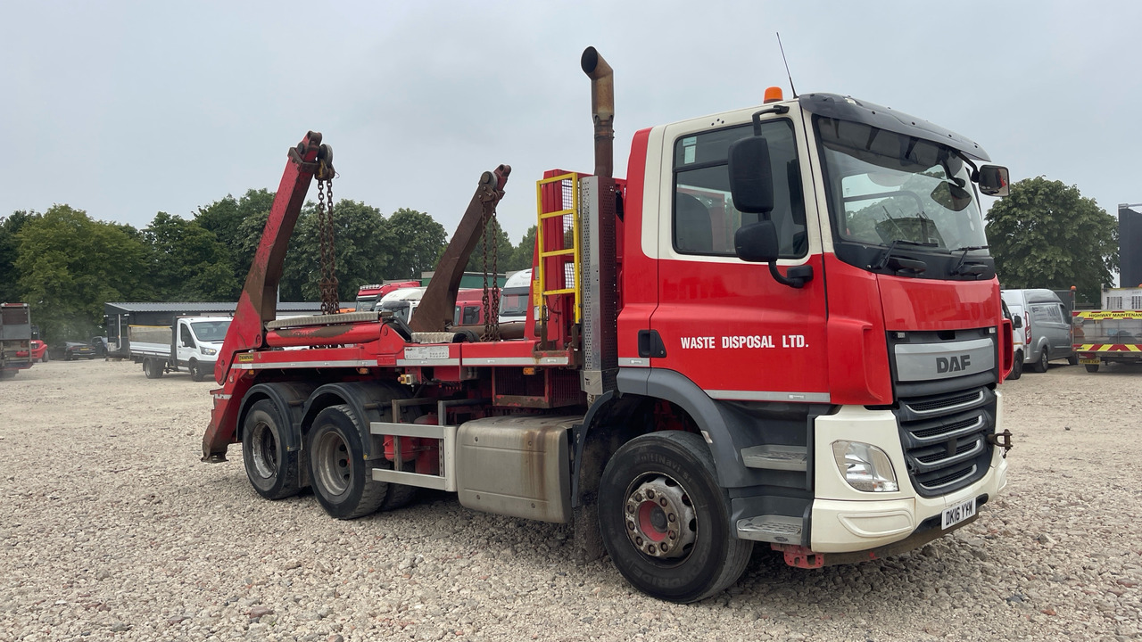 DAF CF 330 - Kamion za utovaranje kontejnera: slika 1 DAF CF 330 - Kamion za utovaranje kontejnera: slika 1
