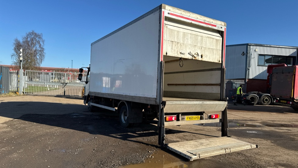 DAF LF 180 EURO 6 7.5 TONNE - Kamion sa zatvorenim sandukom: slika 3 DAF LF 180 EURO 6 7.5 TONNE - Kamion sa zatvorenim sandukom: slika 3