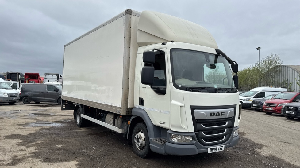 DAF LF 180 EURO 6 7.5 TONNE - Kamion sa zatvorenim sandukom: slika 1 DAF LF 180 EURO 6 7.5 TONNE - Kamion sa zatvorenim sandukom: slika 1