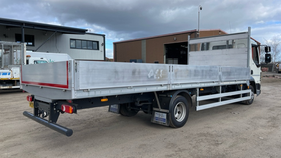 DAF LF 190 EURO 6 7.5 TONNE - Kamion sa tovarnim sandukom: slika 4 DAF LF 190 EURO 6 7.5 TONNE - Kamion sa tovarnim sandukom: slika 4