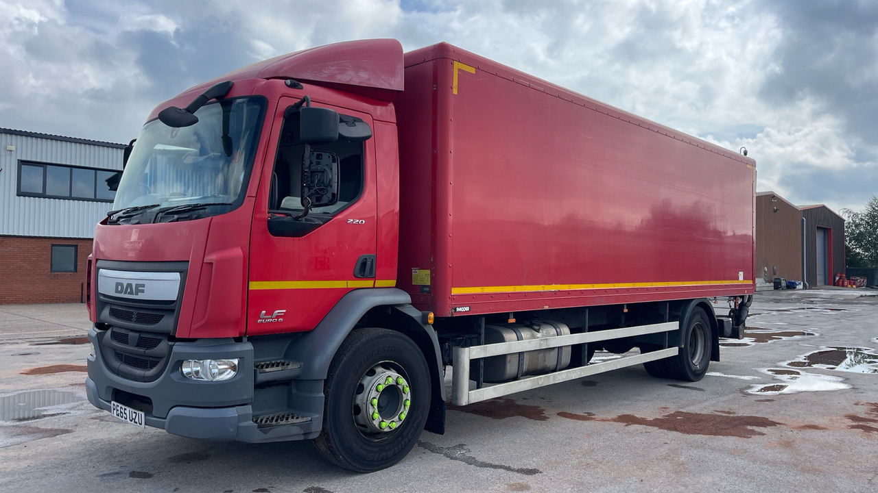DAF LF 220 - Kamion sa zatvorenim sandukom: slika 2 DAF LF 220 - Kamion sa zatvorenim sandukom: slika 2