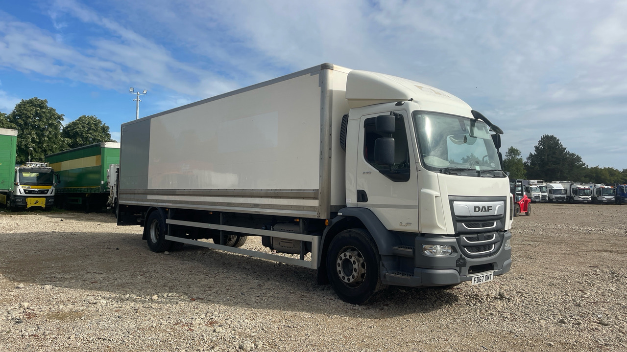 DAF LF 230 - Kamion sa zatvorenim sandukom: slika 1 DAF LF 230 - Kamion sa zatvorenim sandukom: slika 1