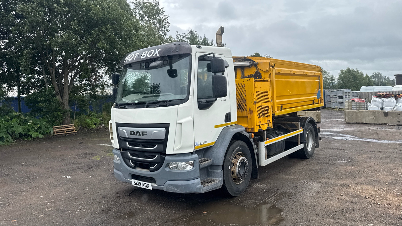 DAF LF 280 - Mašina za asfalt: slika 2 DAF LF 280 - Mašina za asfalt: slika 2