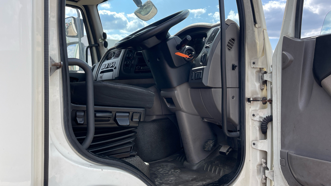 DAF LF 320 - Kamion sa zatvorenim sandukom: slika 5 DAF LF 320 - Kamion sa zatvorenim sandukom: slika 5