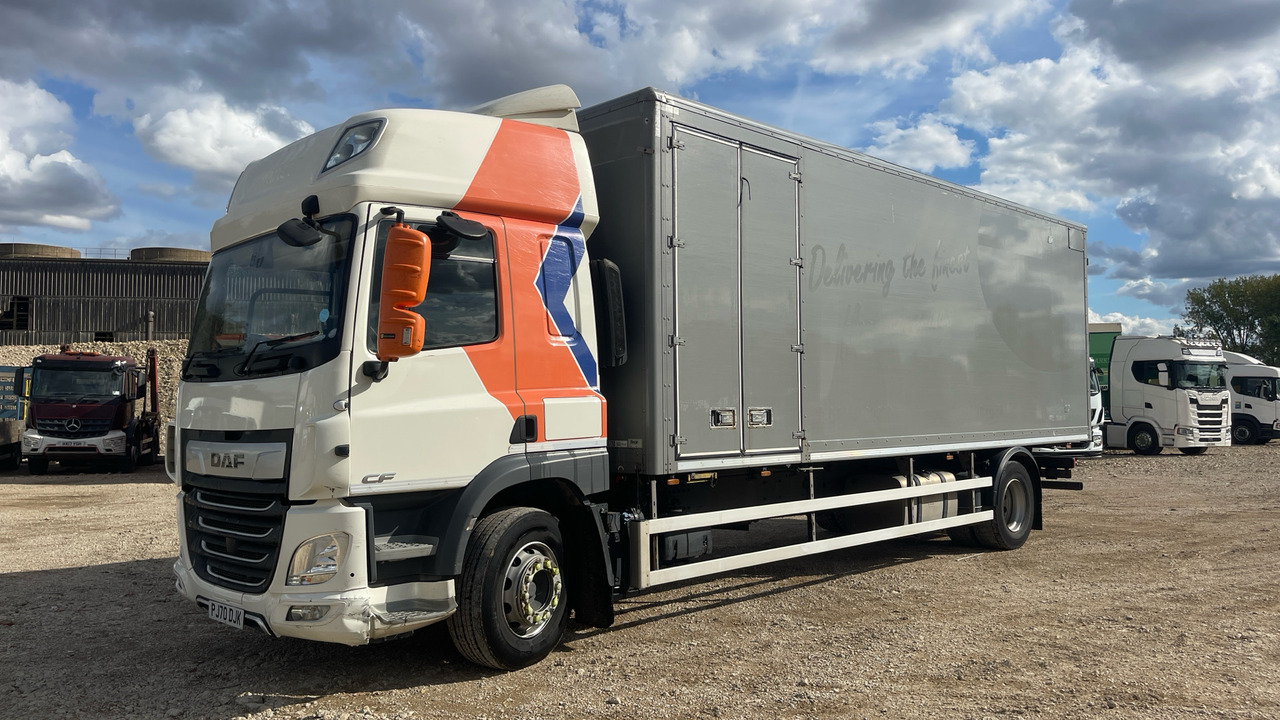 Daf CF 370 - Kamion sa zatvorenim sandukom: slika 2 Daf CF 370 - Kamion sa zatvorenim sandukom: slika 2