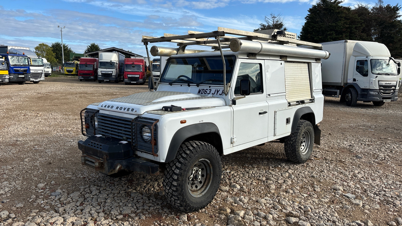 Land Rover Defender 110 2.2 TDCI Hard Top - Druga mašina: slika 2 Land Rover Defender 110 2.2 TDCI Hard Top - Druga mašina: slika 2