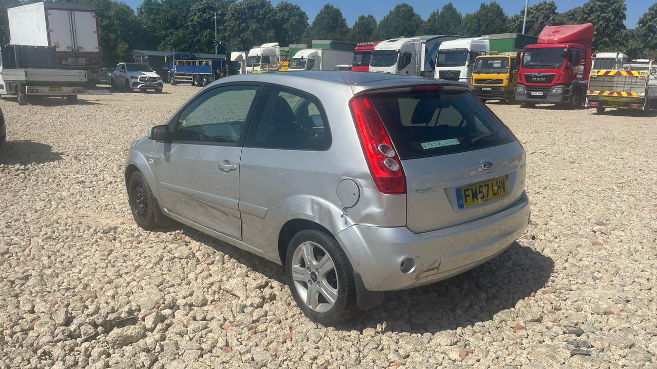 FORD FIESTA 1.4 ZETEC - Hečbek: slika 3 FORD FIESTA 1.4 ZETEC - Hečbek: slika 3