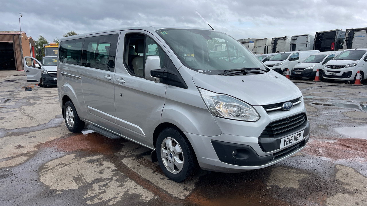 FORD TOURNEO CUSTOM 300 2.2 TDCi 125PS - Minibus, Putnički kombi: slika 1 FORD TOURNEO CUSTOM 300 2.2 TDCi 125PS - Minibus, Putnički kombi: slika 1