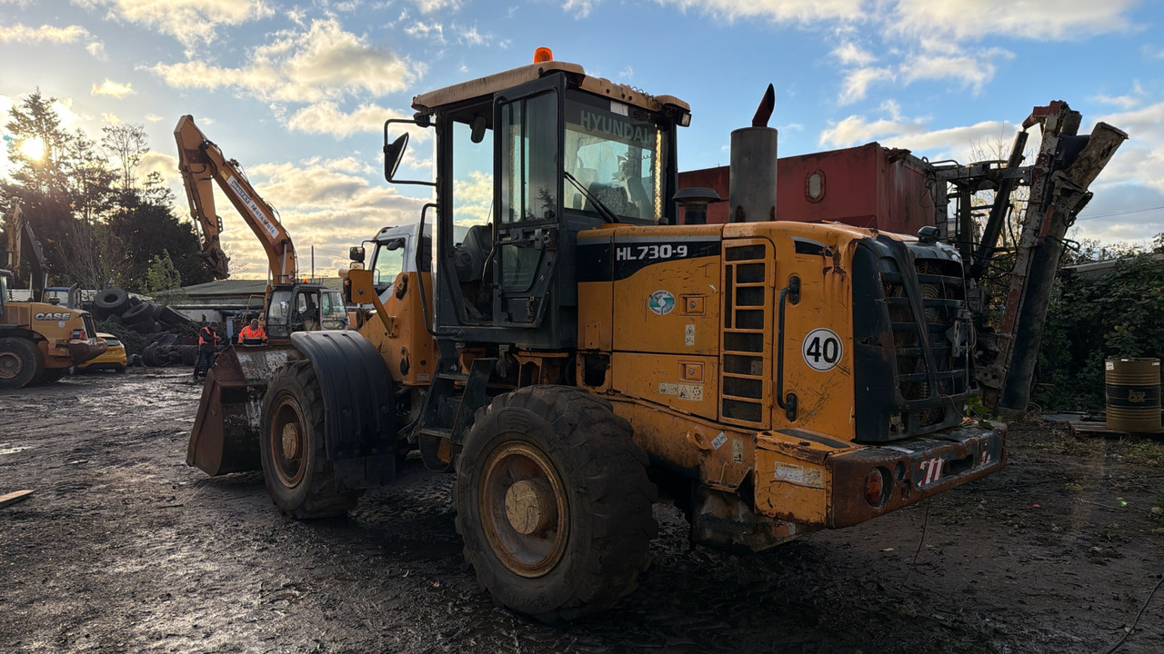 HYUNDAI HL73O-9 - Utovarivač točkaš: slika 4 HYUNDAI HL73O-9 - Utovarivač točkaš: slika 4