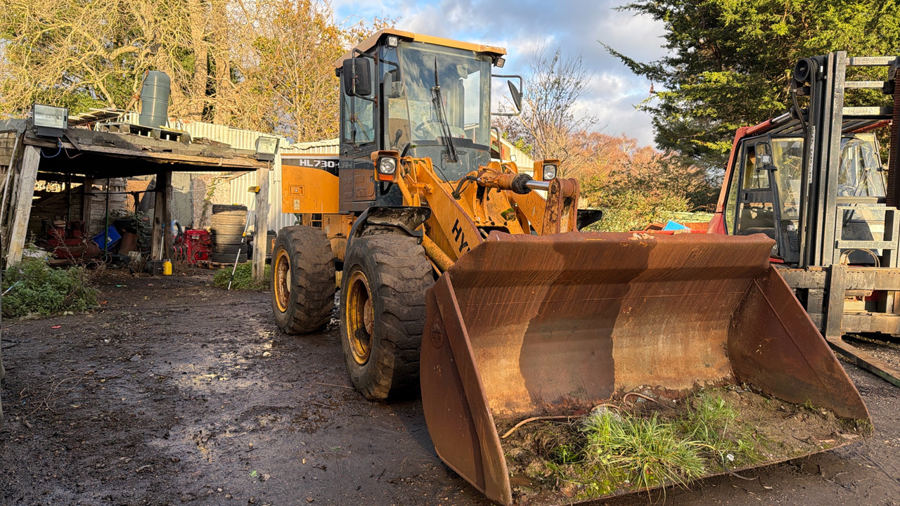 HYUNDAI HL73O-9 - Utovarivač točkaš: slika 2 HYUNDAI HL73O-9 - Utovarivač točkaš: slika 2