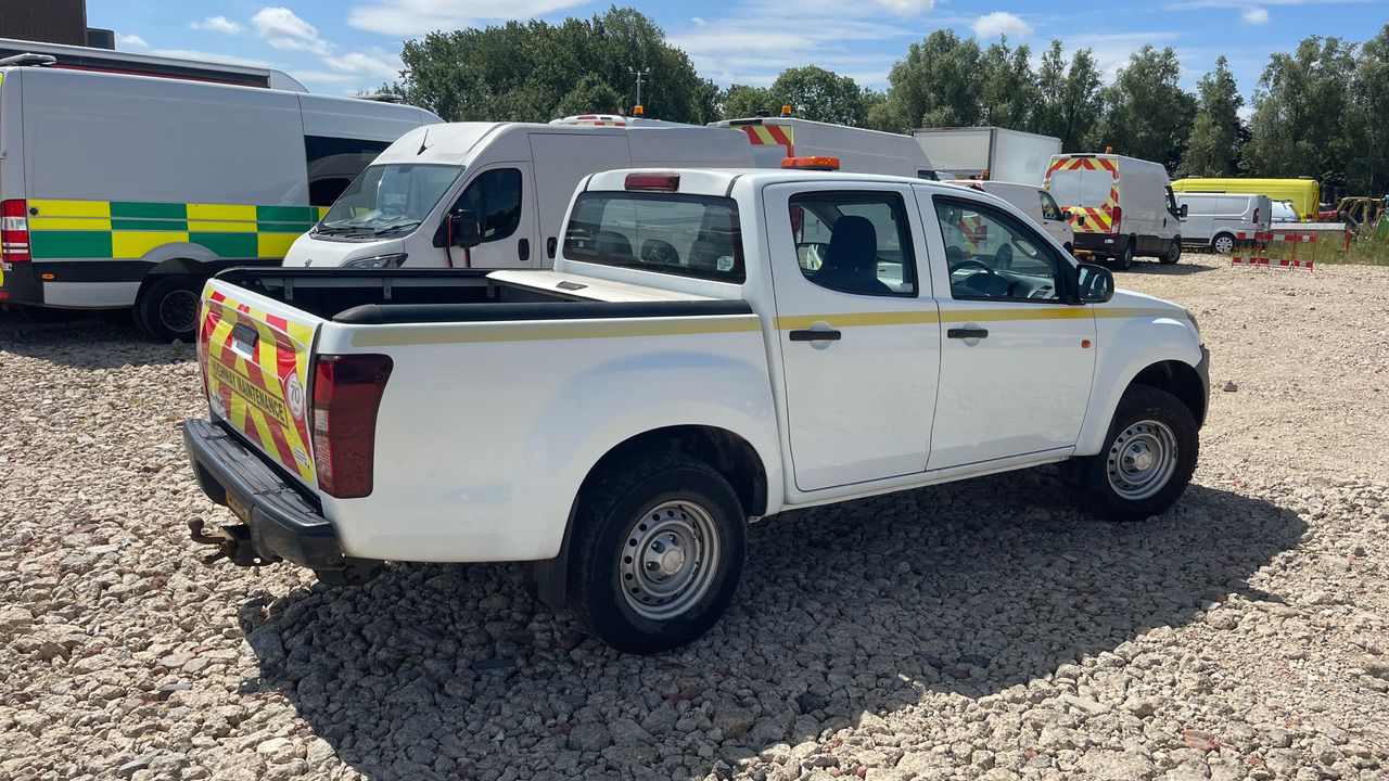 ISUZU D-MAX 1.9 Double Cab 4x4 - Pikap, Dostavno vozilo sa duplom kabinom: slika 4 ISUZU D-MAX 1.9 Double Cab 4x4 - Pikap, Dostavno vozilo sa duplom kabinom: slika 4