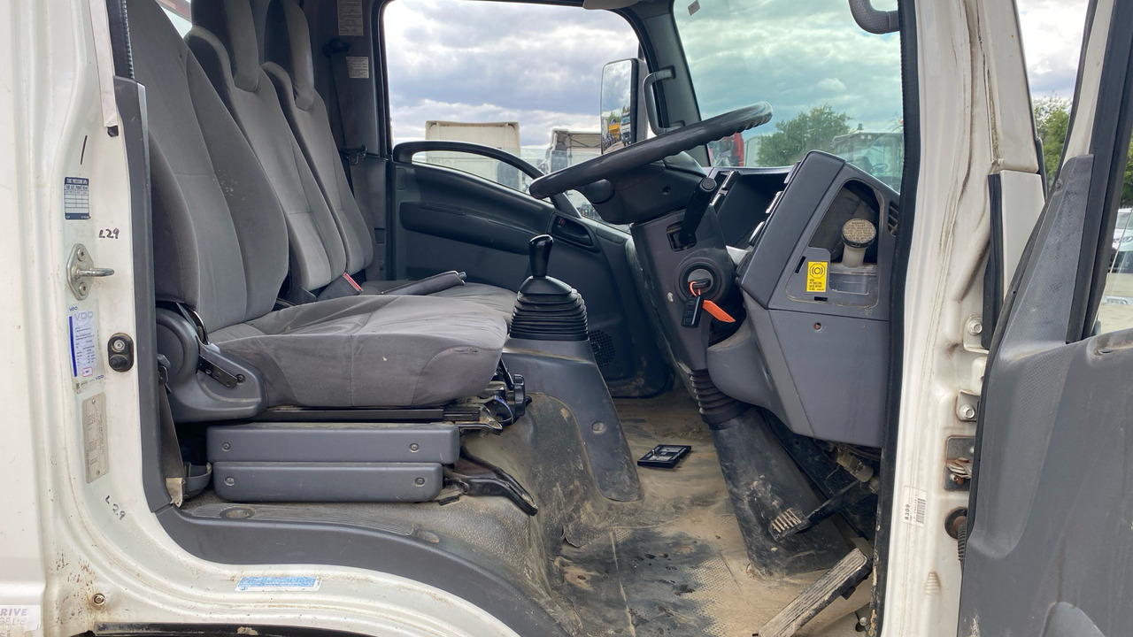 ISUZU FORWARD N75.150 - Kamion sa tovarnim sandukom: slika 5 ISUZU FORWARD N75.150 - Kamion sa tovarnim sandukom: slika 5