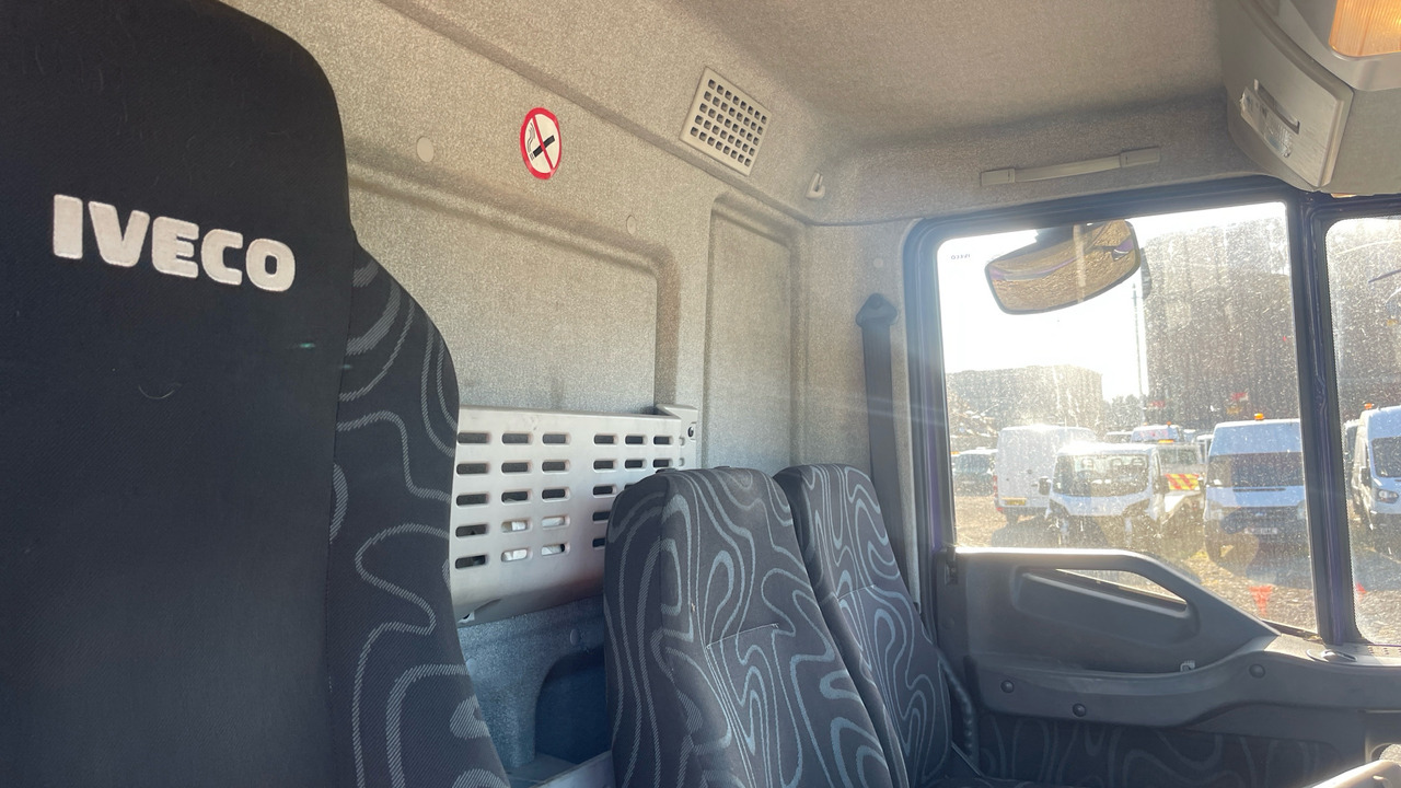 Kamion sa tovarnim sandukom IVECO EUROCARGO  180E: slika 8