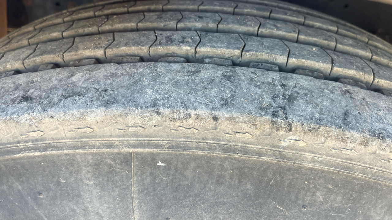 Kamion sa tovarnim sandukom IVECO EUROCARGO  180E: slika 17