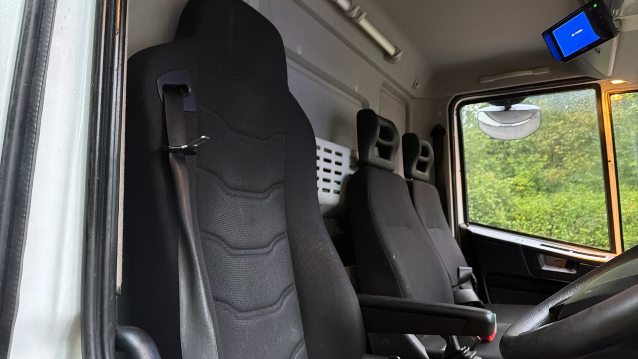 Kamion sa ceradom Iveco Eurocargo 120-210: slika 8