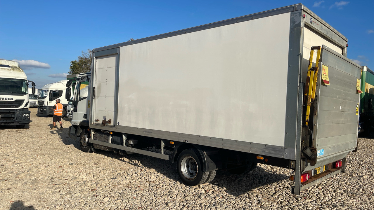 Iveco Eurocargo 75E16 - Kamion sa zatvorenim sandukom: slika 3 Iveco Eurocargo 75E16 - Kamion sa zatvorenim sandukom: slika 3
