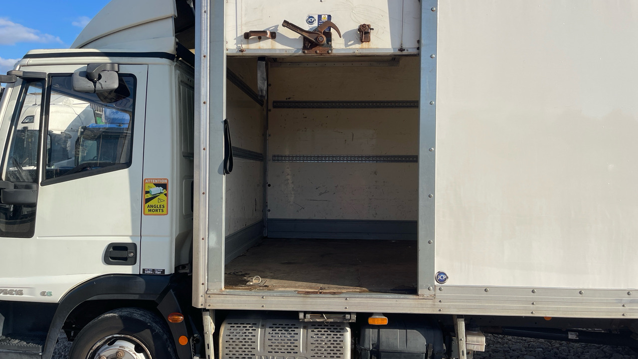 Kamion sa zatvorenim sandukom Iveco Eurocargo 75E16: slika 15