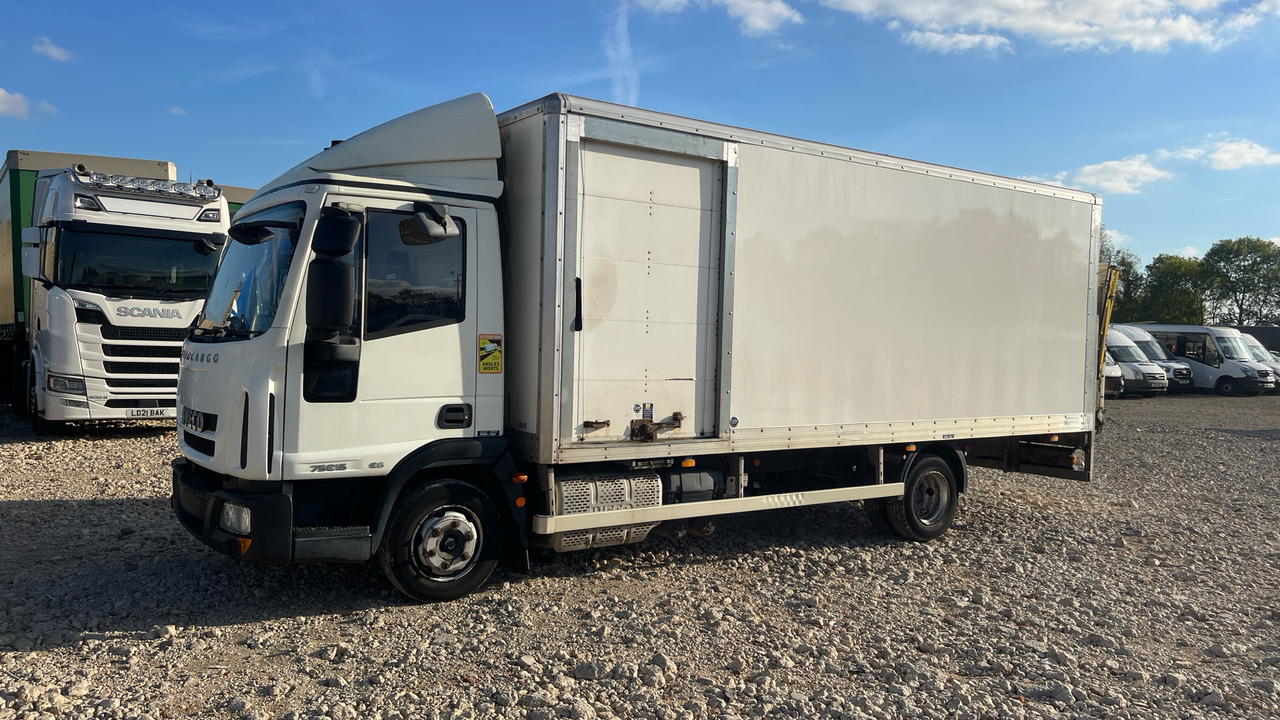 Iveco Eurocargo 75E16 - Kamion sa zatvorenim sandukom: slika 2 Iveco Eurocargo 75E16 - Kamion sa zatvorenim sandukom: slika 2