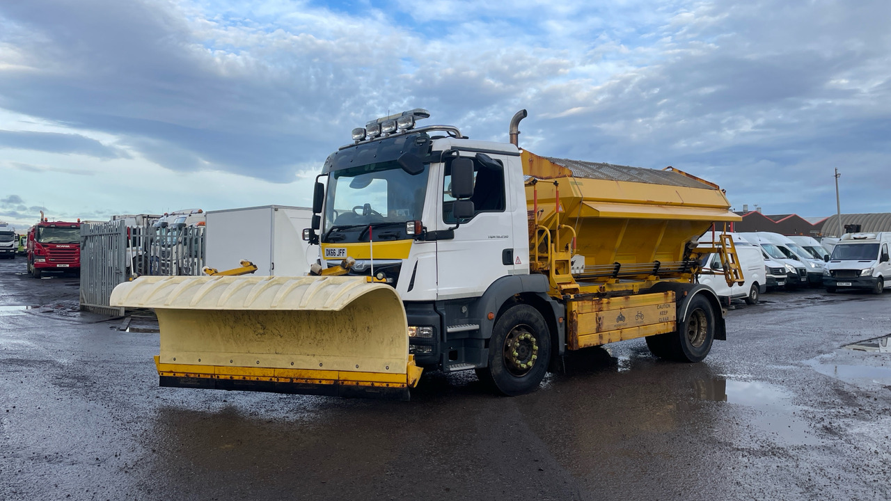 MAN TGM 18.250 - Vozilo za čišćenje snega: slika 2 MAN TGM 18.250 - Vozilo za čišćenje snega: slika 2