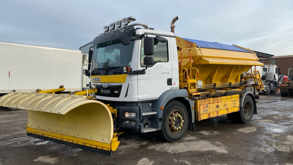 MAN TGM 18.250 - Vozilo za čišćenje snega: slika 2 MAN TGM 18.250 - Vozilo za čišćenje snega: slika 2
