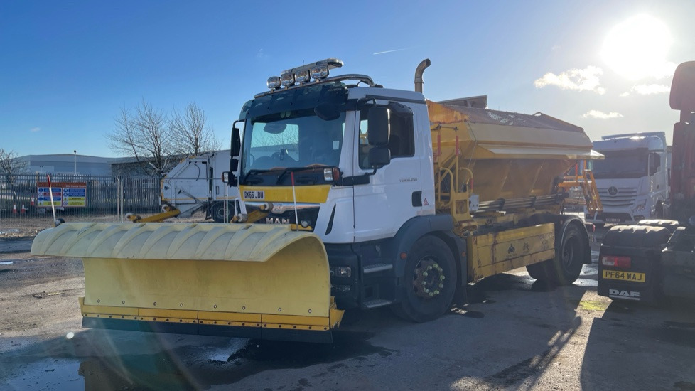 MAN TGM 18.250 - Vozilo za čišćenje snega: slika 1 MAN TGM 18.250 - Vozilo za čišćenje snega: slika 1