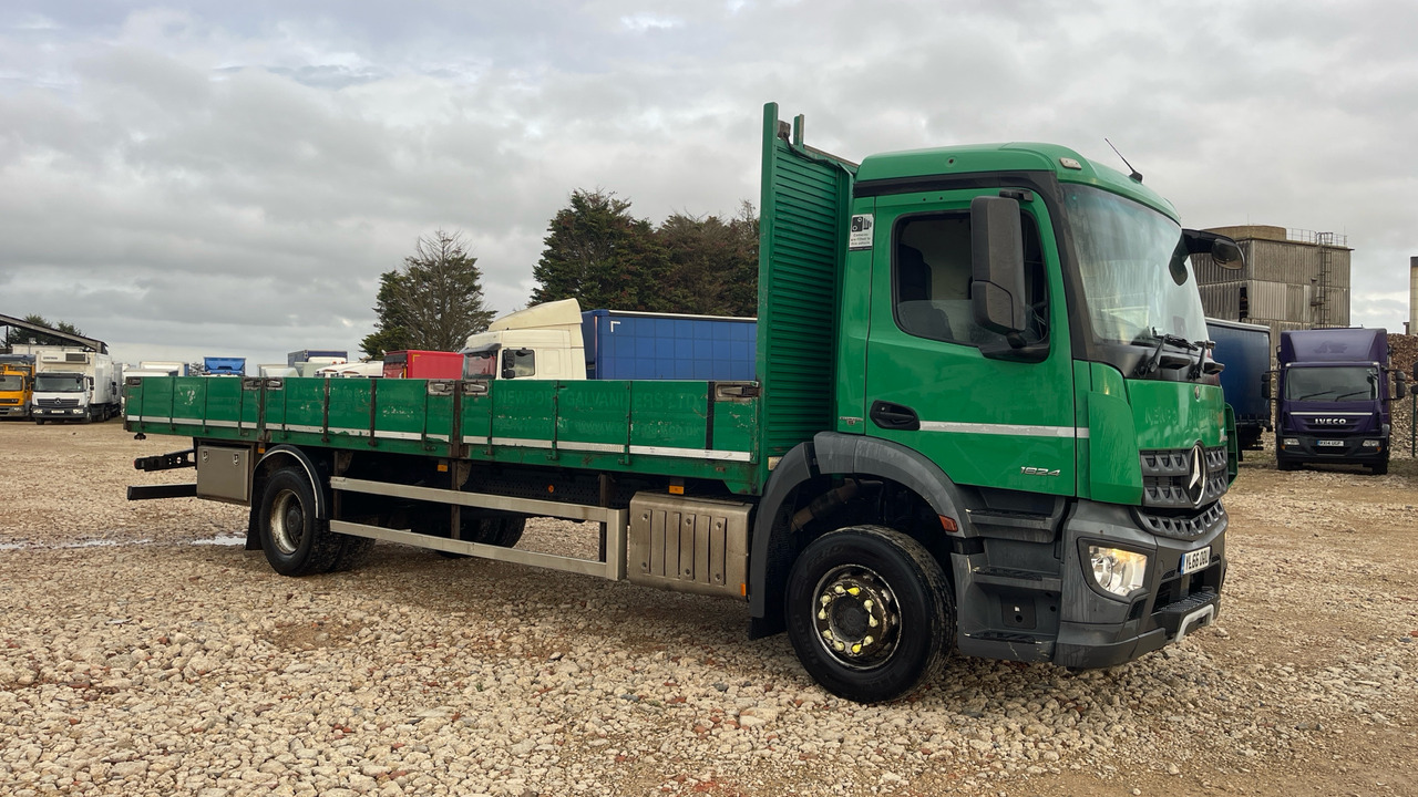 MERCEDES-BENZ AROCS 1824 - Kamion sa tovarnim sandukom: slika 1 MERCEDES-BENZ AROCS 1824 - Kamion sa tovarnim sandukom: slika 1