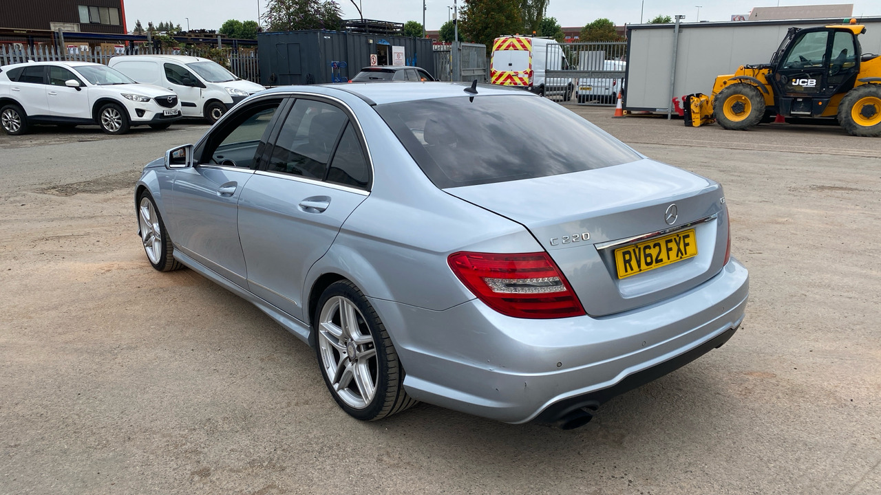 MERCEDES-BENZ C CLASS C220 CDI BLUEEFFICIENCY AMG - Limuzina: slika 3 MERCEDES-BENZ C CLASS C220 CDI BLUEEFFICIENCY AMG - Limuzina: slika 3