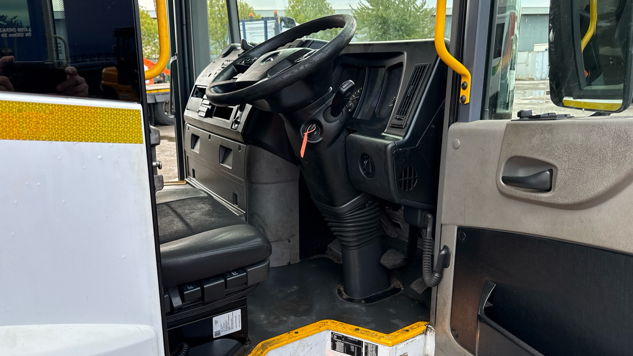 MERCEDES-BENZ ECONIC 1830 - Vakuumska cisterna: slika 5 MERCEDES-BENZ ECONIC 1830 - Vakuumska cisterna: slika 5