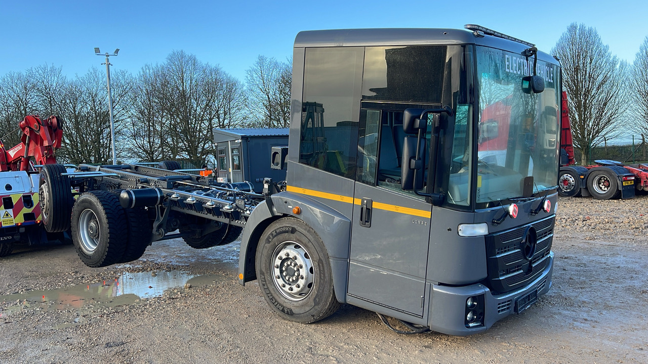 Mercedes-Benz Econic - Kamion sa golom šasijom i zatvorenom kabinom, Električni kamion: slika 1 Mercedes-Benz Econic - Kamion sa golom šasijom i zatvorenom kabinom, Električni kamion: slika 1