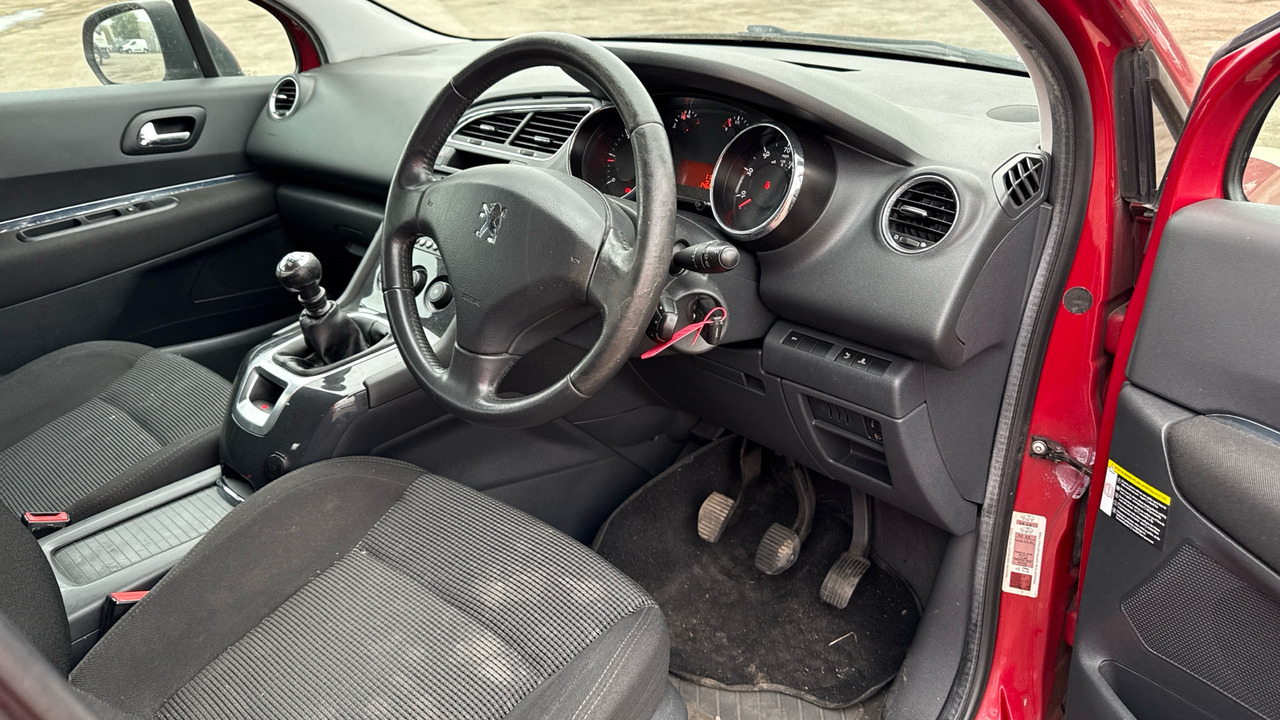 PEUGEOT 5008 2.0 HDI 150PS - Automobil: slika 5 PEUGEOT 5008 2.0 HDI 150PS - Automobil: slika 5