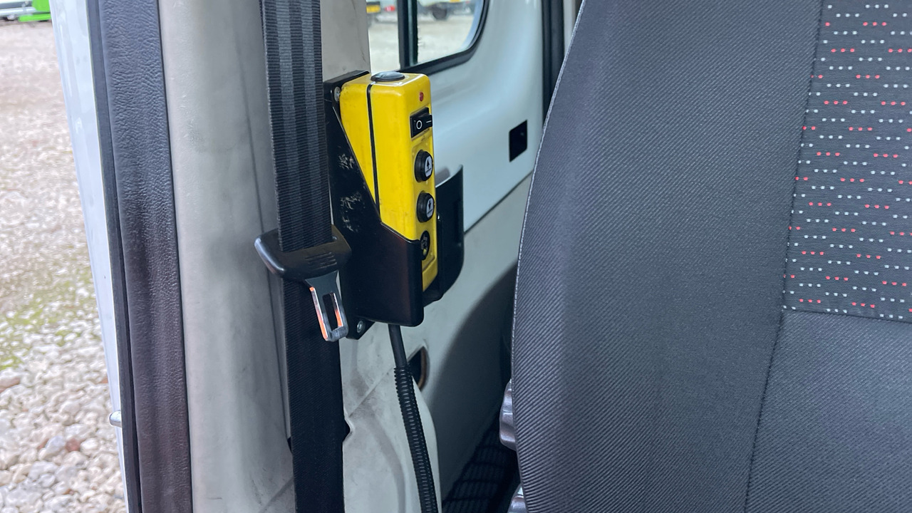 Dostavno vozilo istovarivač PEUGEOT BOXER 335 2.0 BLUE HDI 130PS: slika 11 Dostavno vozilo istovarivač PEUGEOT BOXER 335 2.0 BLUE HDI 130PS: slika 11