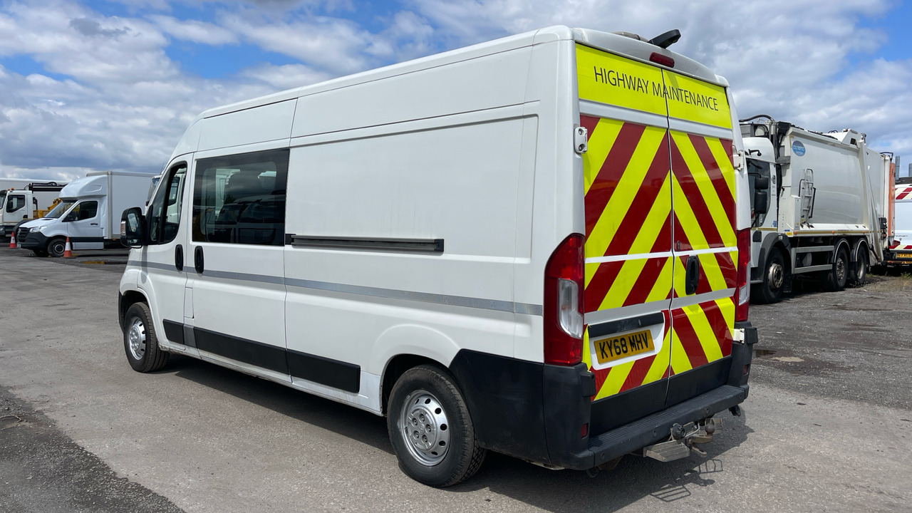 PEUGEOT BOXER 335 2.0 BLUEHDI PROFESSIONAL 130PS - Dostavno vozilo sa duplom kabinom: slika 3 PEUGEOT BOXER 335 2.0 BLUEHDI PROFESSIONAL 130PS - Dostavno vozilo sa duplom kabinom: slika 3