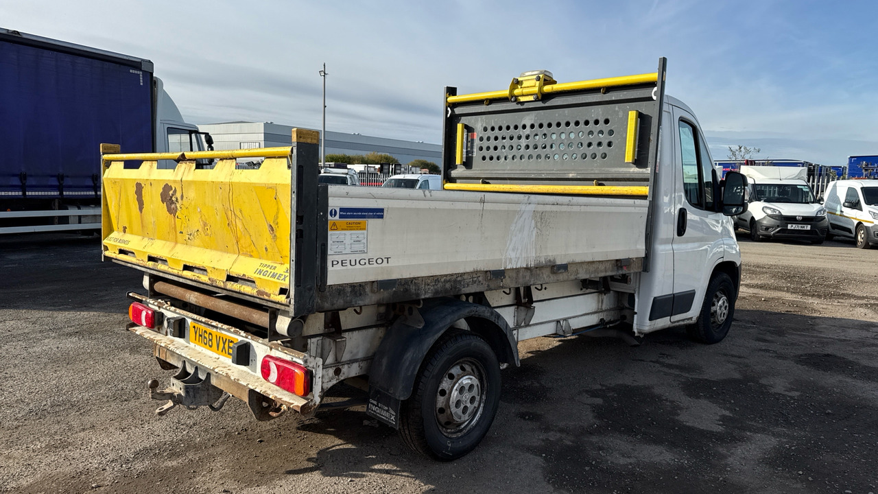 PEUGEOT BOXER 355 2.0 BlueHDi 130ps - Dostavno vozilo istovarivač: slika 5 PEUGEOT BOXER 355 2.0 BlueHDi 130ps - Dostavno vozilo istovarivač: slika 5