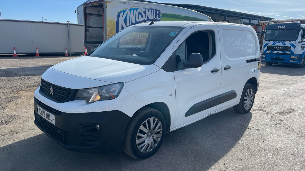 PEUGEOT PARTNER 1000 1.6 VLUEHDI PROFESSIONAL 100PS - Mali kombi: slika 2 PEUGEOT PARTNER 1000 1.6 VLUEHDI PROFESSIONAL 100PS - Mali kombi: slika 2