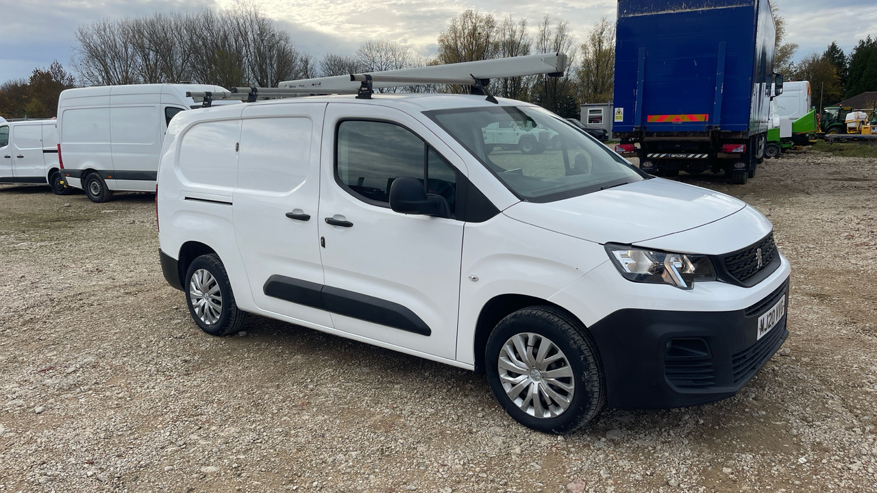 PEUGEOT PARTNER 850 1.5 BLUE HDI 100PS - Mali kombi: slika 1 PEUGEOT PARTNER 850 1.5 BLUE HDI 100PS - Mali kombi: slika 1