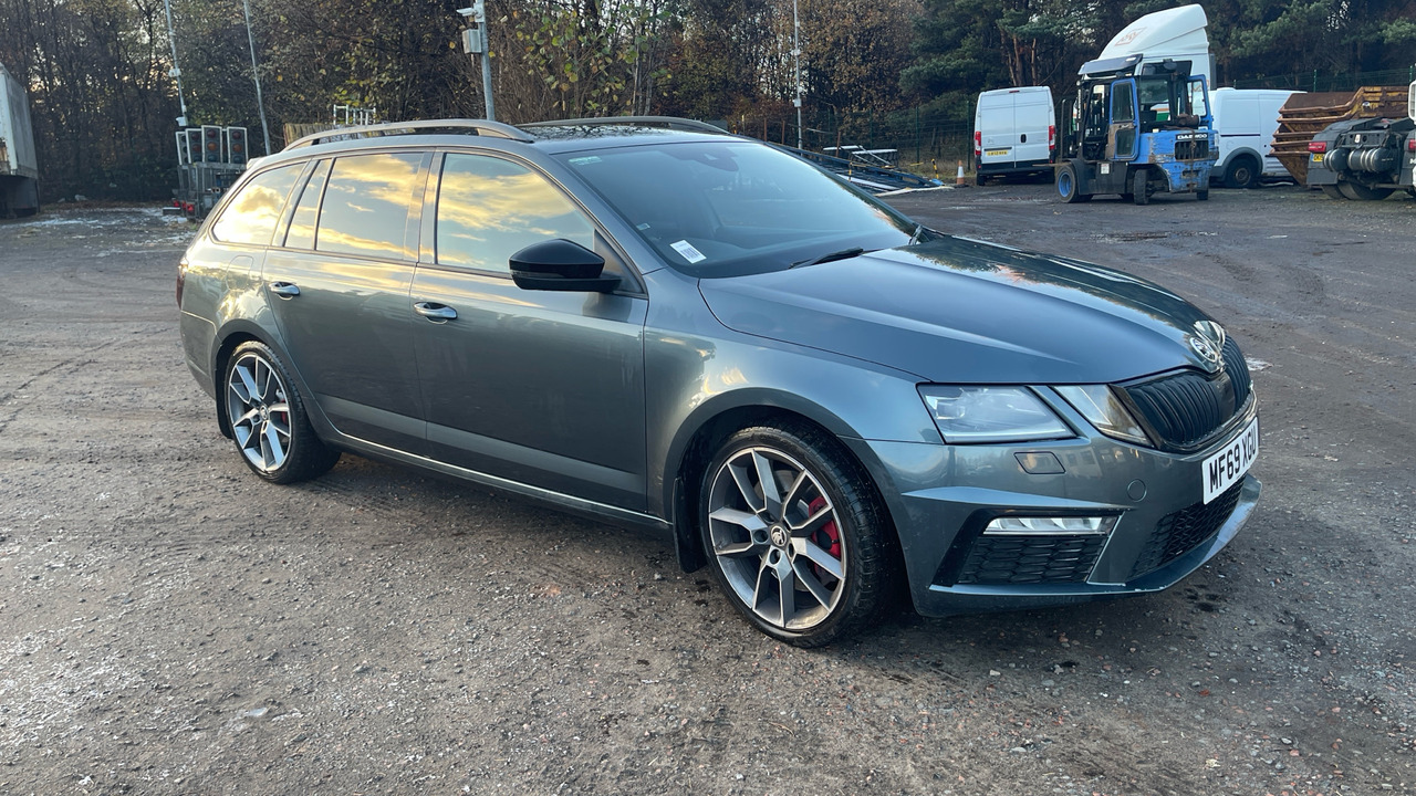 SKODA OCTAVIA 245 2.0 TSI - Karavan: slika 1 SKODA OCTAVIA 245 2.0 TSI - Karavan: slika 1