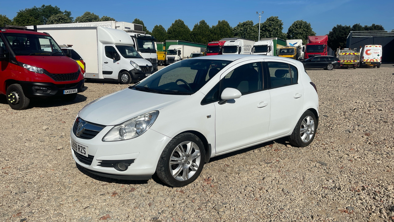 VAUXHALL CORSA 1.4I - Hečbek: slika 2 VAUXHALL CORSA 1.4I - Hečbek: slika 2