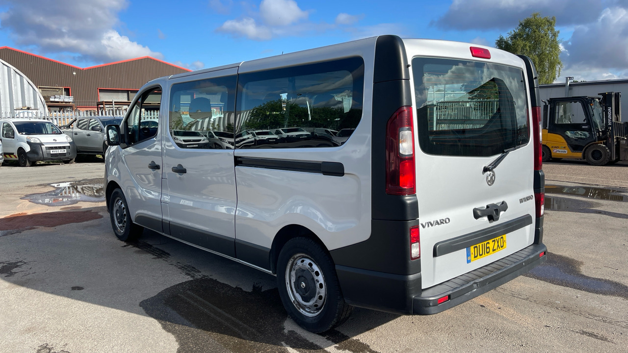 VAUXHALL VIVARO 2900 1.6 CDTI BITURBO 125PS - Minibus, Putnički kombi: slika 3 VAUXHALL VIVARO 2900 1.6 CDTI BITURBO 125PS - Minibus, Putnički kombi: slika 3