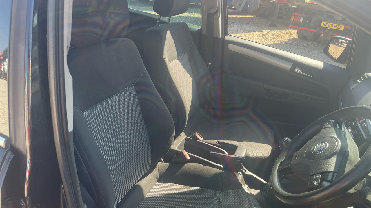 Automobil VAUXHALL ZAFIRA 1.7 CDTI: slika 8