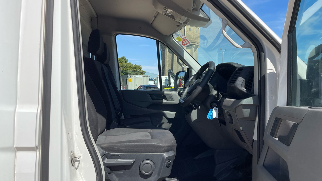 VOLKSWAGEN CRAFTER CR35 2.0 TDI 140PS - Dostavno vozilo sa zatvorenim sandukom: slika 5 VOLKSWAGEN CRAFTER CR35 2.0 TDI 140PS - Dostavno vozilo sa zatvorenim sandukom: slika 5