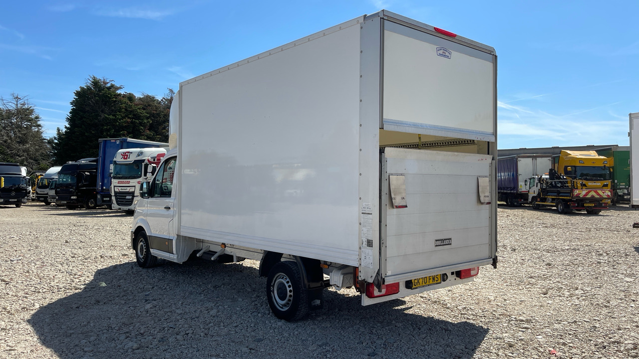 VOLKSWAGEN CRAFTER CR35 2.0 TDI 140PS - Dostavno vozilo sa zatvorenim sandukom: slika 3 VOLKSWAGEN CRAFTER CR35 2.0 TDI 140PS - Dostavno vozilo sa zatvorenim sandukom: slika 3
