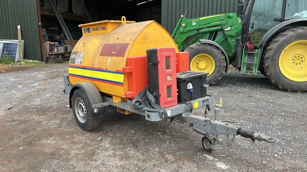 WESTERN FUEL BOWSER 210 - Građevinska oprema: slika 1 WESTERN FUEL BOWSER 210 - Građevinska oprema: slika 1