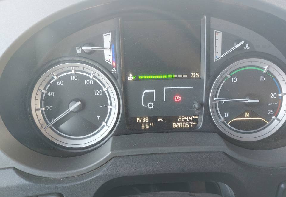 DAF XF 106 BDF JUMBO - Kamion sa ceradom: slika 4 DAF XF 106 BDF JUMBO - Kamion sa ceradom: slika 4