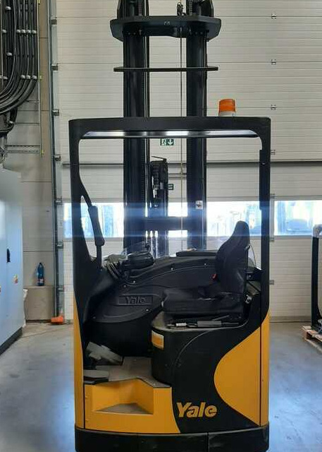 Yale MR16H - Regalni viljuškar: slika 4 Yale MR16H - Regalni viljuškar: slika 4