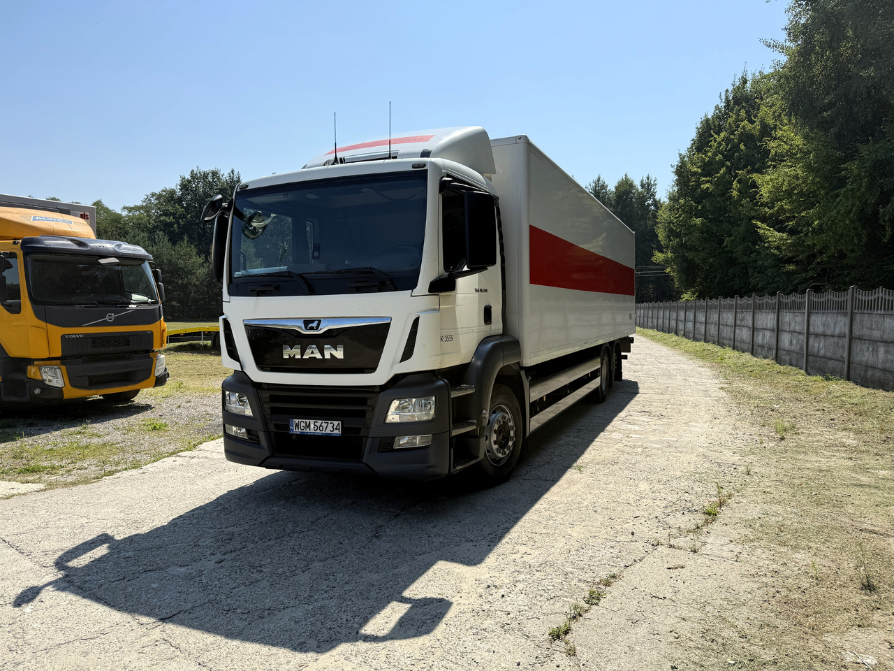 MAN TGS 26.320 - Kamion sa zatvorenim sandukom: slika 2 MAN TGS 26.320 - Kamion sa zatvorenim sandukom: slika 2