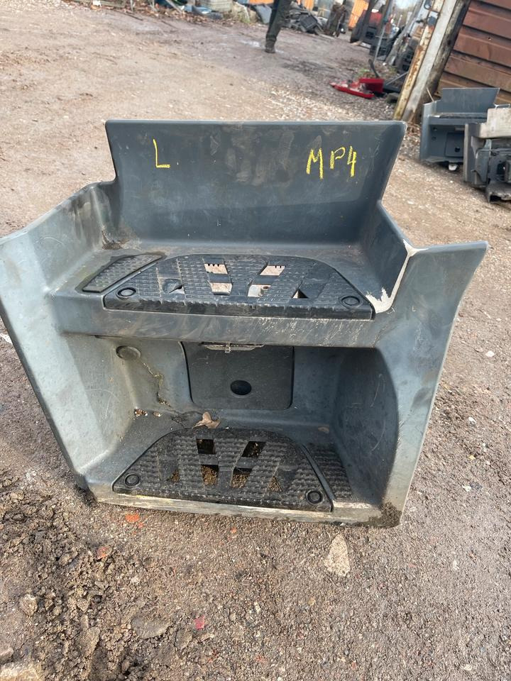 ACTROS MP4 Einstieg Unten Links A9616661601 - Prag za Kamion: slika 1 ACTROS MP4 Einstieg Unten Links A9616661601 - Prag za Kamion: slika 1