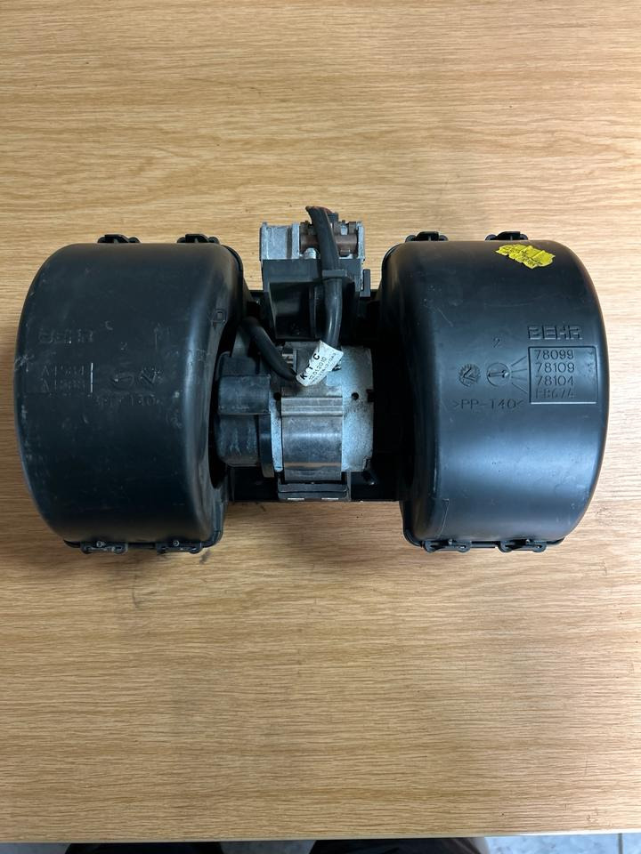 DAF CF Klimaanlage Motor A4584/A4588 - Sistem za hlađenje za Kamion: slika 1 DAF CF Klimaanlage Motor A4584/A4588 - Sistem za hlađenje za Kamion: slika 1