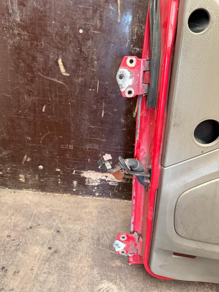 DAF XF 105,460 Beifahrertür Rot Spiegel Innenverkleidung LN 46 - Vrata i delovi za Kamion: slika 4 DAF XF 105,460 Beifahrertür Rot Spiegel Innenverkleidung LN 46 - Vrata i delovi za Kamion: slika 4